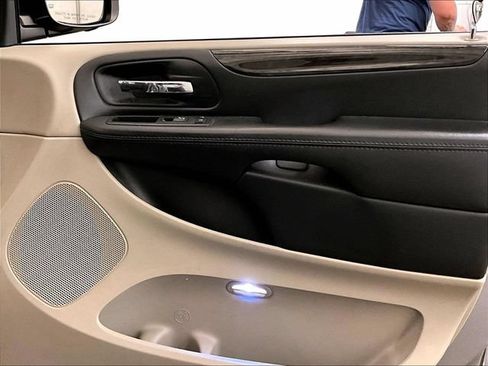 Used 2017 Dodge Grand Caravan SE w/ Power Window Group FWD image 24