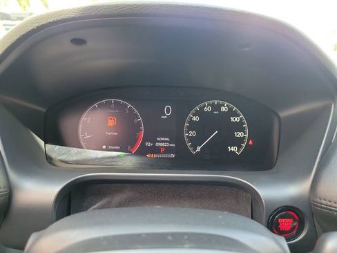 Used 2024 Honda HR-V LX image 17