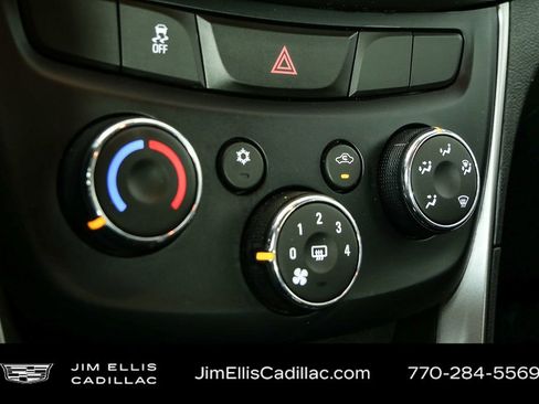 Used 2019 Chevrolet Trax LS image 14