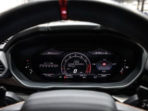 Used 2023 Lamborghini Urus S image 33