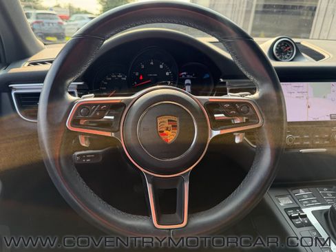 Used 2018 Porsche Macan Sport Edition AWD/4WD image 34