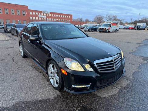Used 2013 Mercedes-Benz E 350 4MATIC Sedan image 8