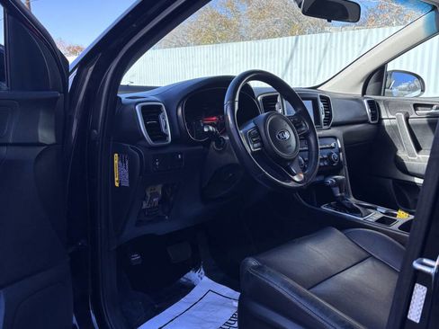 Used 2017 Kia Sportage EX image 9