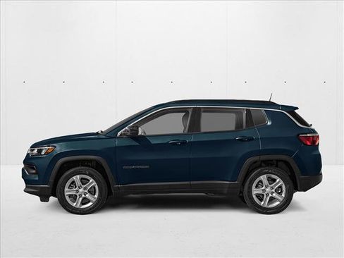 New 2026 Jeep Compass Latitude image 3