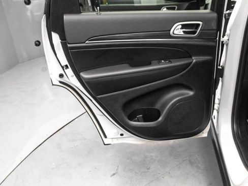 Used 2022 Jeep Grand Cherokee Limited image 34