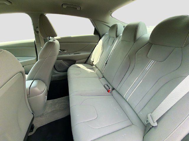 Used 2024 Hyundai Elantra SEL FWD image 21