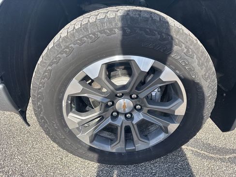 Used 2025 Chevrolet Silverado 1500 High Country AWD/4WD image 16