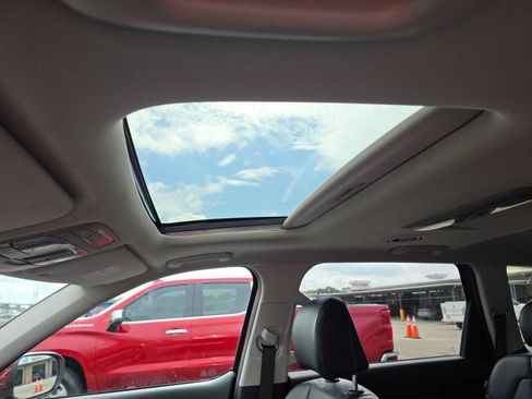 Used 2024 Kia Telluride S w/ S Sunroof Package FWD image 9