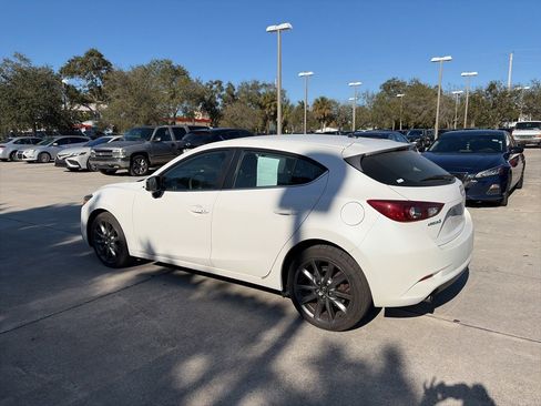 Used 2018 MAZDA MAZDA3 Touring image 5