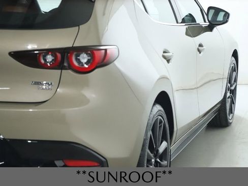 Certified 2025 MAZDA MAZDA3 Carbon image 17