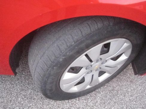 Used 2014 Chevrolet Cruze LS image 22