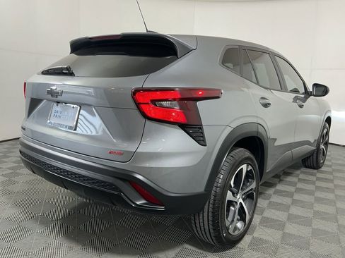 Used 2024 Chevrolet Trax RS w/ Driver Confidence Package image 6