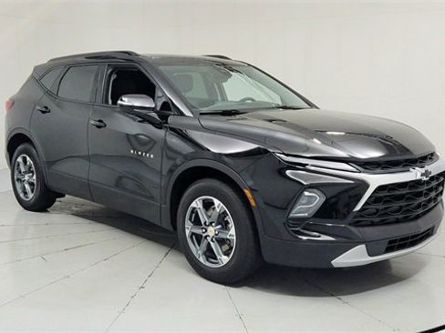 Used 2025 Chevrolet Blazer LT w/ Sound & Technology Package image 7