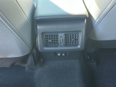 Used 2025 Toyota Camry Hybrid image 31