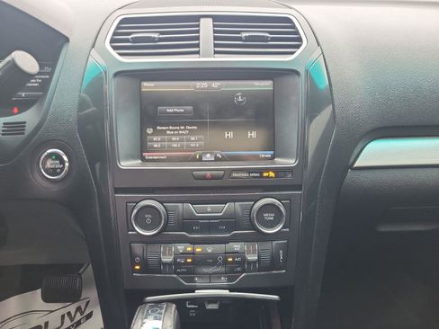 Used 2016 Ford Explorer XLT w/ Equipment Group 201A image 14