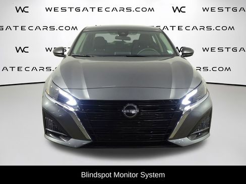 Used 2024 Nissan Altima 2.5 SV image 4