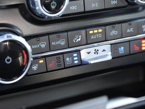 Used 2025 Ford F250 Platinum image 30