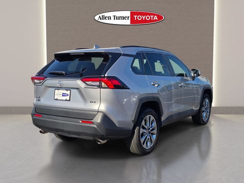Used 2023 Toyota RAV4 XLE Premium FWD image 6