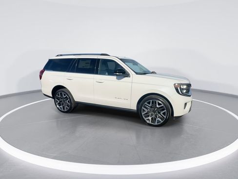 New 2026 Ford Expedition Platinum image 9