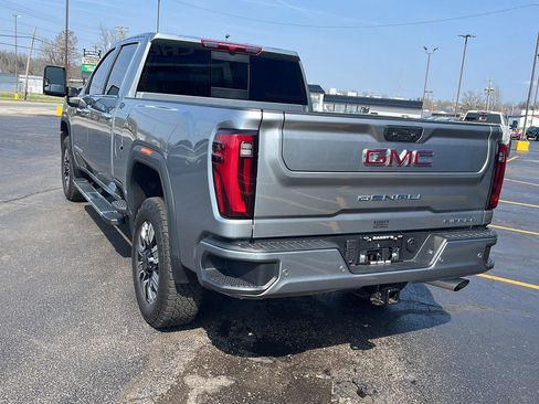 Used 2026 GMC Sierra 2500 Denali image 2