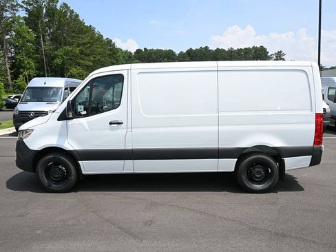 Used 2025 Mercedes-Benz Sprinter 2500 image 3
