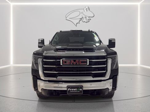 Used 2025 GMC Sierra 2500 SLT w/ SLT Premium Package image 2