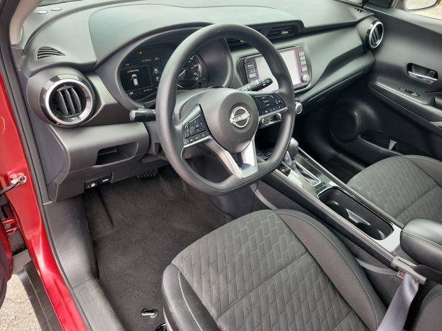 Used 2024 Nissan Kicks SV FWD image 4