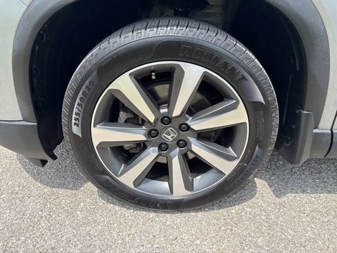 Used 2023 Honda Pilot Touring image 9