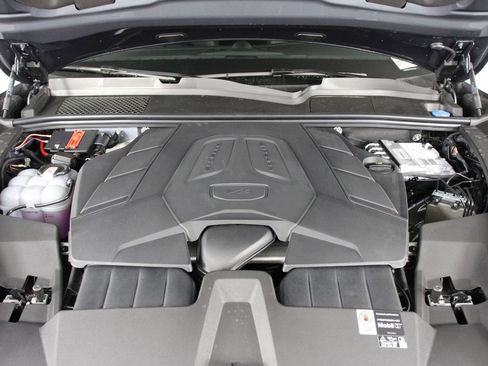 New 2026 Porsche Cayenne Coupe AWD/4WD image 20