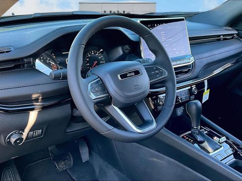 New 2026 Jeep Compass Latitude image 2