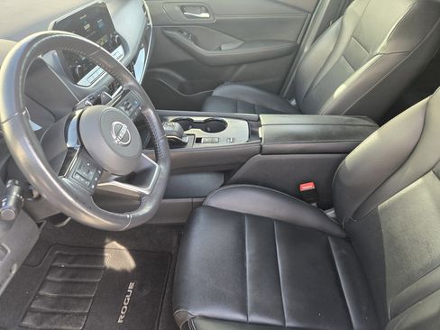 Used 2023 Nissan Rogue SL w/ SL Premium Package image 14