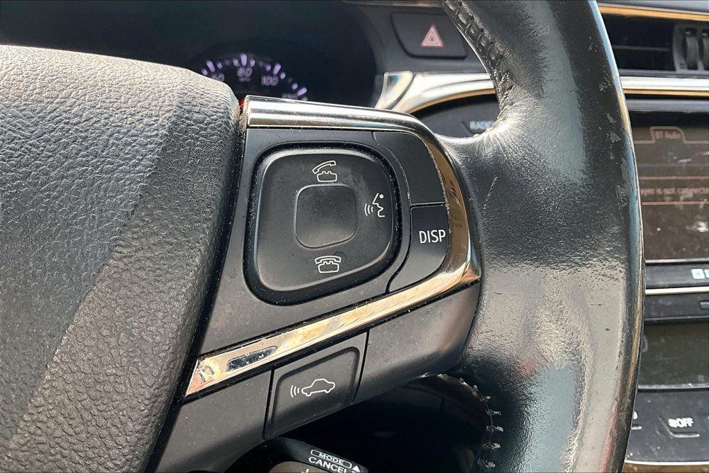 Used 2013 Toyota Avalon Limited w/ Technology Pkg FWD image 24