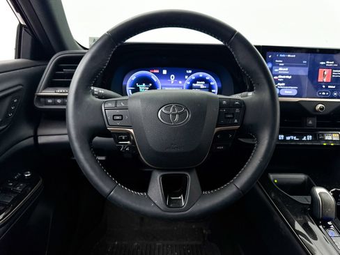 Used 2025 Toyota Crown Signia AWD/4WD image 26