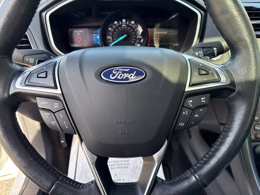 Used 2020 Ford Fusion Titanium AWD/4WD image 25