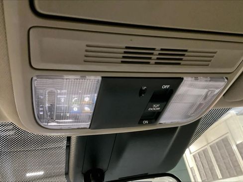 Used 2018 Honda Odyssey EX image 34