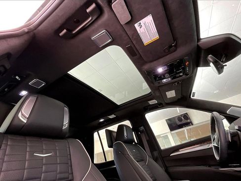 Used 2025 Cadillac Escalade Sport Platinum image 22