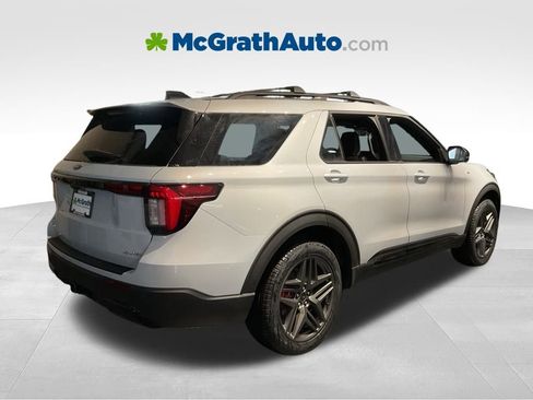 New 2026 Ford Explorer ST-Line w/ ST-Line Street Pack image 3