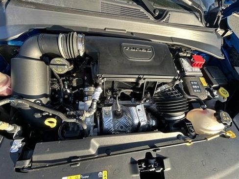 Used 2025 Jeep Compass Limited image 27