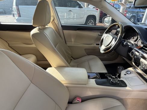 Used 2013 Lexus ES 350 w/ Premium Pkg FWD image 45