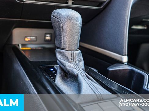 Used 2025 Toyota Camry LE image 45