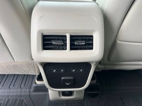 Used 2024 GMC Terrain Denali w/ Denali Premium Package AWD/4WD image 20