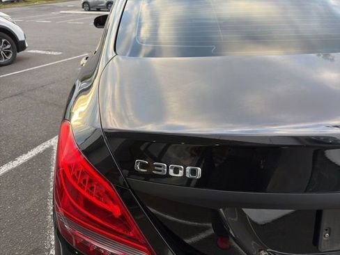 Used 2018 Mercedes-Benz C 300 4MATIC Sedan image 9