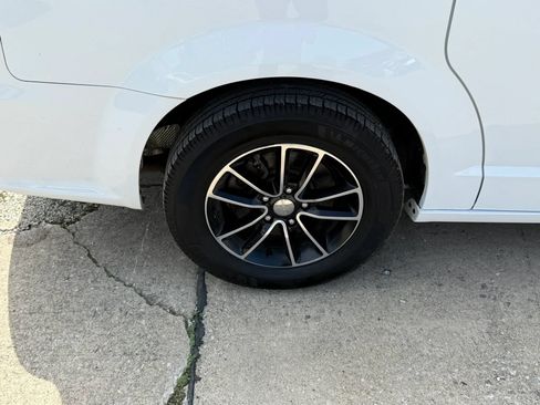 Used 2018 Dodge Grand Caravan SXT w/ Driver Convenience Group FWD image 44