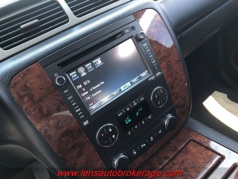 Used 2013 Chevrolet Avalanche LTZ AWD/4WD image 14