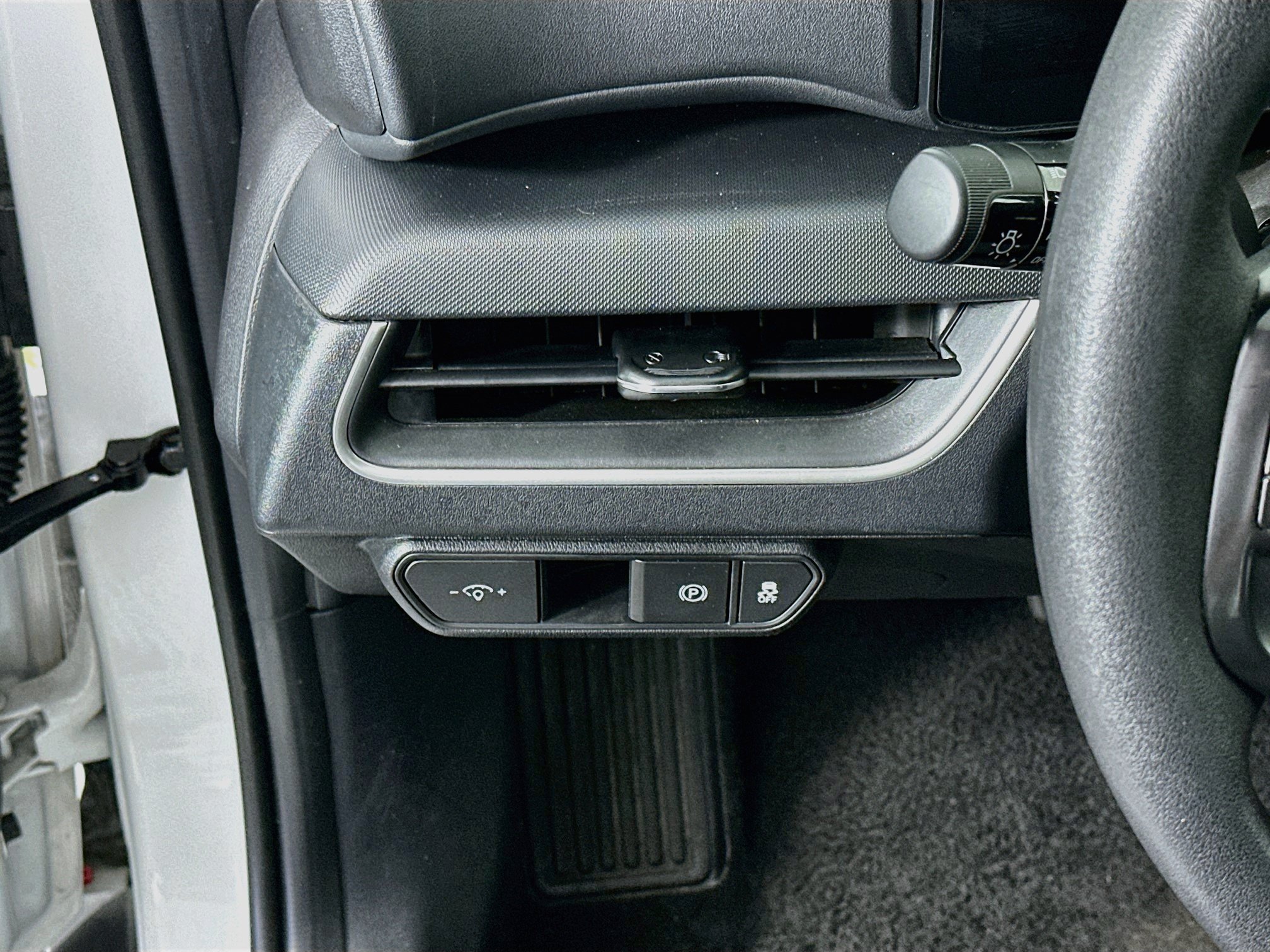 Used 2025 Kia K4 FWD image 17