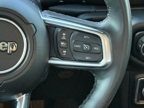 Used 2023 Jeep Wrangler Altitude image 25