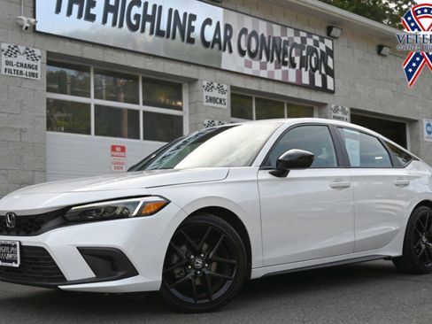 Used 2024 Honda Civic Sport image 1