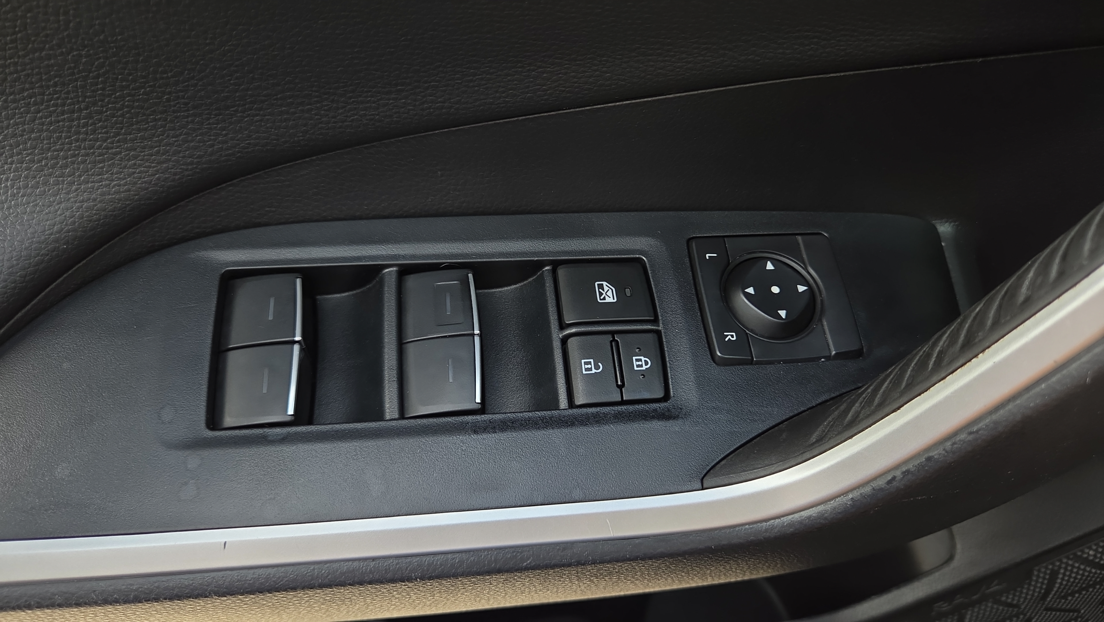 Used 2024 Toyota RAV4 Adventure AWD/4WD image 33