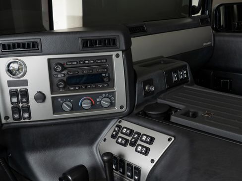 Used 2006 HUMMER H1 image 18