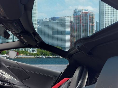 Used 2022 Chevrolet Corvette Stingray Coupe w/ Z51 Performance Package image 3